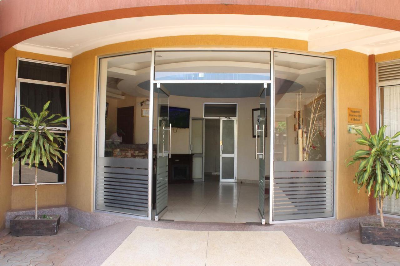 Ss Hotel Kampala Eksteriør bilde